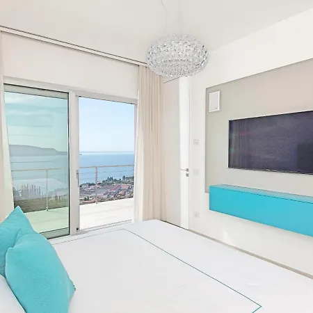 Le Valli Sleeps 11 With Pool Air Con And Wifi *